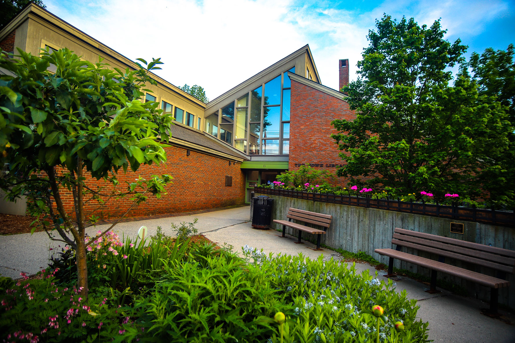 Image for the Point of Interest Howe Library